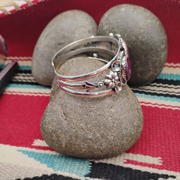 Southwest Purple Spiny Oyster Sterling Silver Cuff Bracelet Floral Design 48.4g - Picture 5 of 11